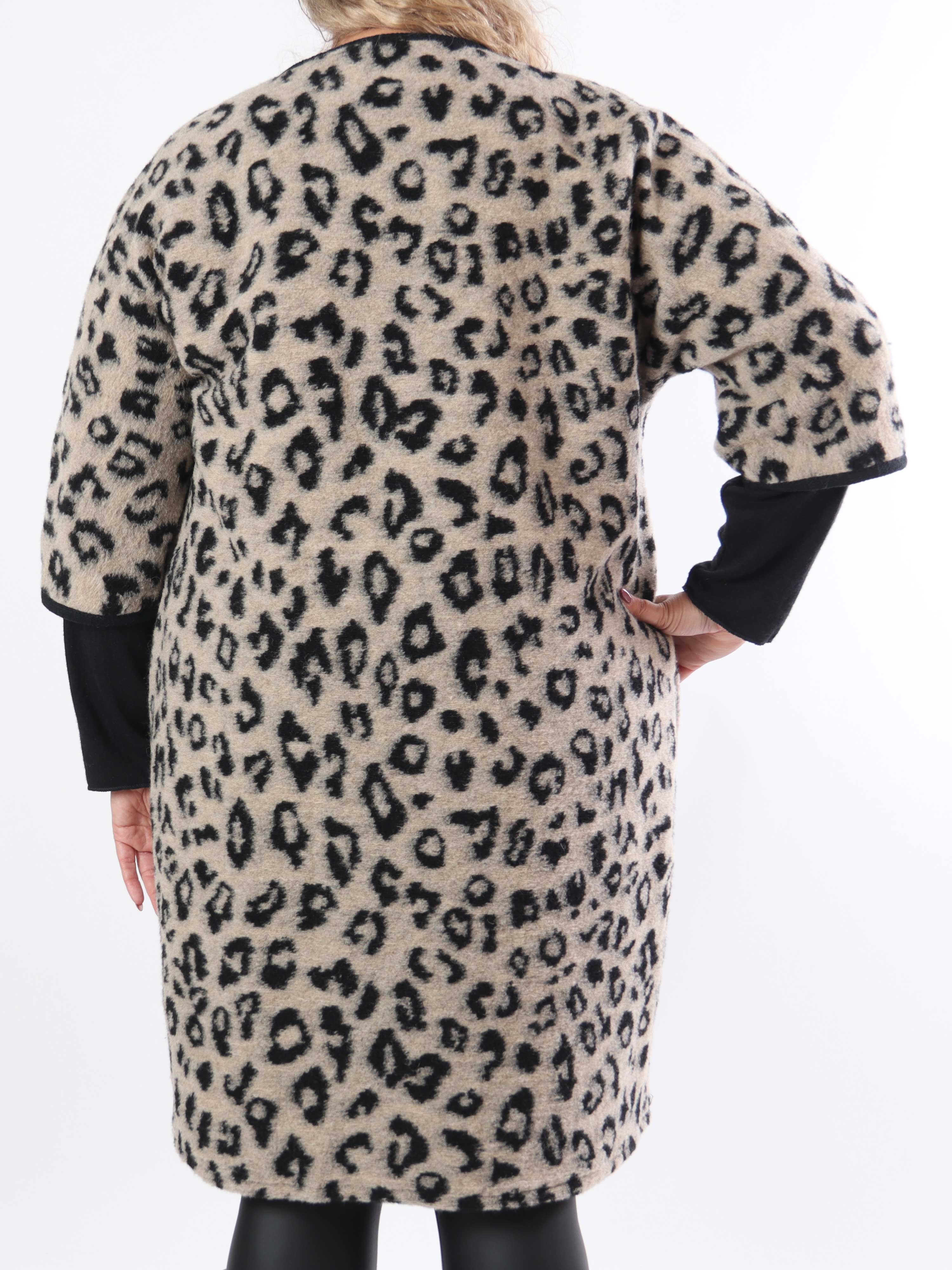 Arianna Leo- Plus size frakke i leopardprint med uld i